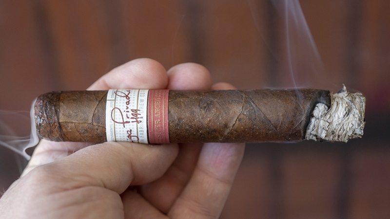 Flavor profile of Liga Privada Cigars: depth and variety of flavors